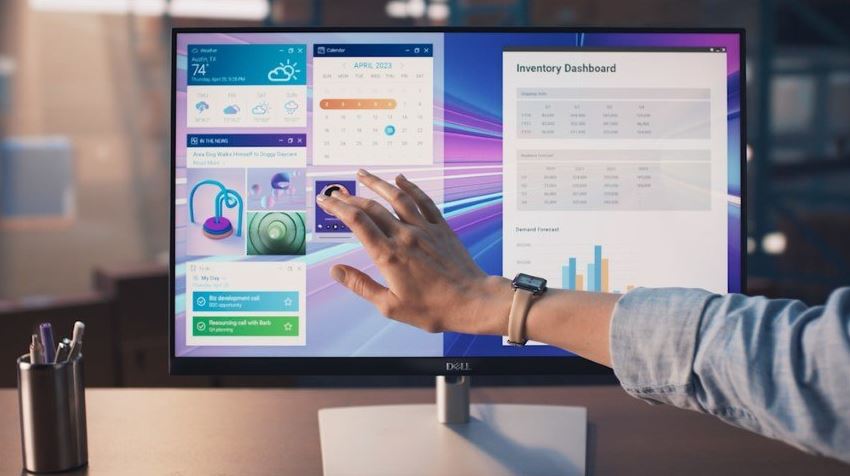 Dell P2424HT 23.8-inch Full HD 5ms IPS USB-C Hub Touch Monitor