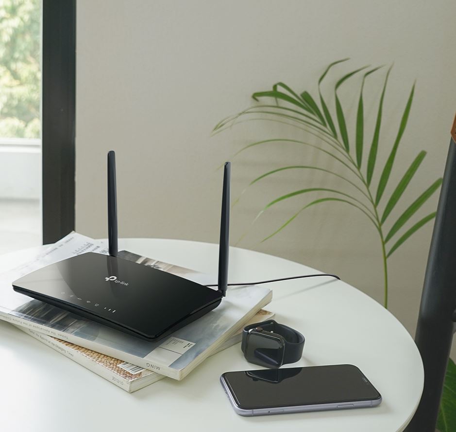 TP-LINK MR600 4G Cat6 AC1200 Wireless Dual Band Gigabit Router - Black