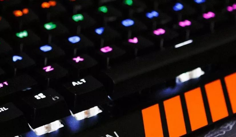 Canyon_Hazard_Wired_Multimedia_Gaming_Keyboard_With_Lighting_Effect_sold_by_Technomobi