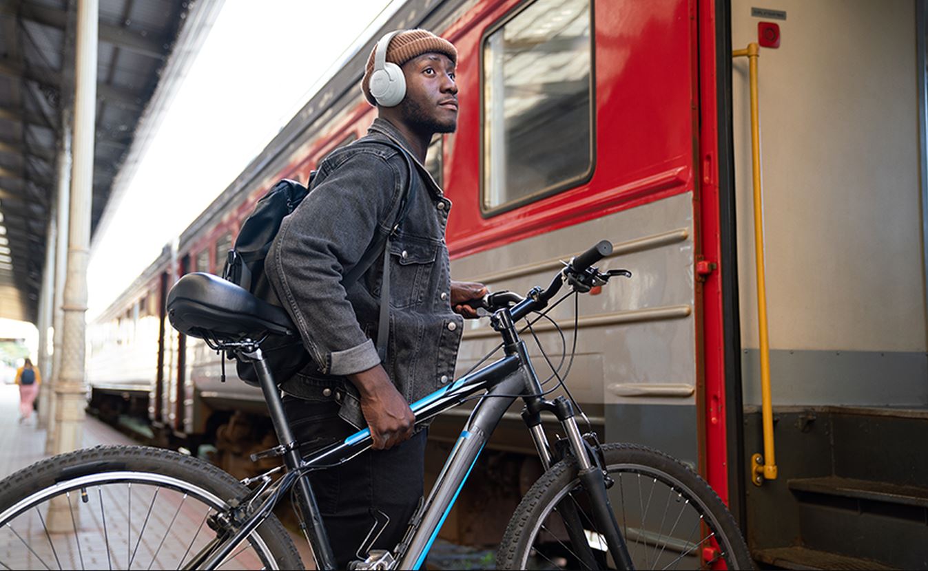 JBL_Tune_770NC_Adaptive_Noise_Cancelling_Wireless_Over-Ear_Headphones_sold_by_Technomobi