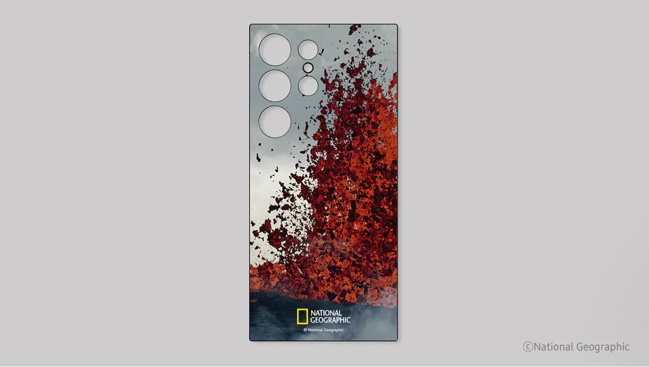Samsung_Galaxy_S24_Ultra_SMAPP_Flipsuit_Card_-_National_Geographic_Volcano_sold_by_Technomobi