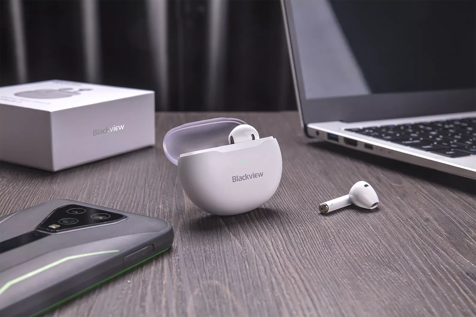 Blackview_AirBuds_6_Wireless_Earbuds_in_White_Sold_by_Technomobi_connect