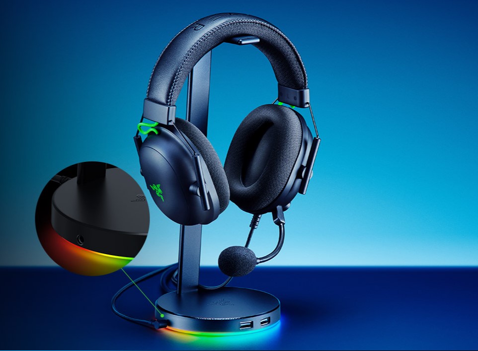 Razer_Base_Station_V2_Chroma_sold_by_Technomobi