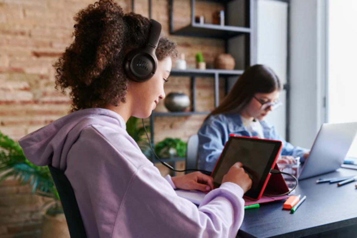 JBL_Tune_530C_Hi_-_Res_Wired_On_Ear_Headphone_-_Black_2_