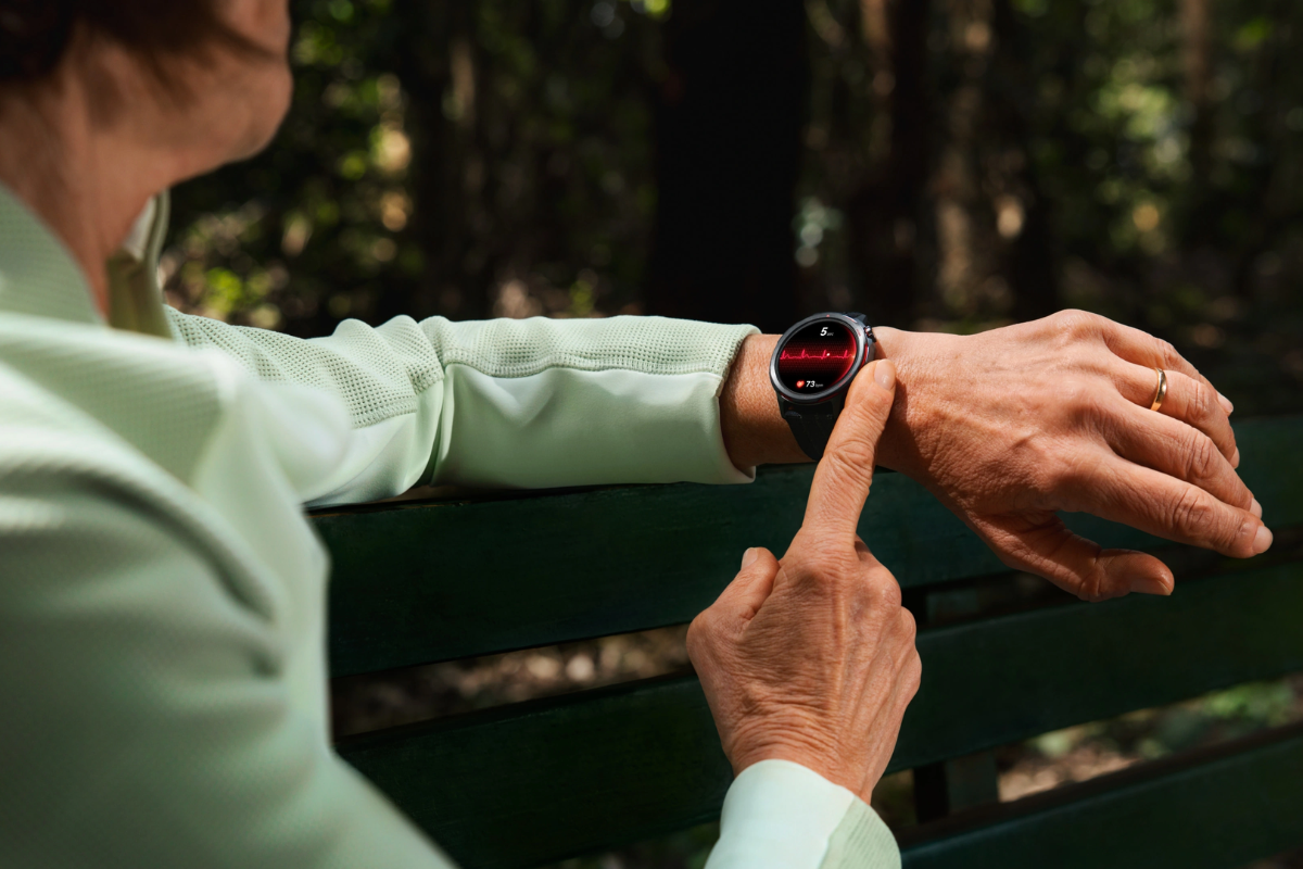 Huawei_Watch_GT_Runner_2_-_Dawn_Orange_3_