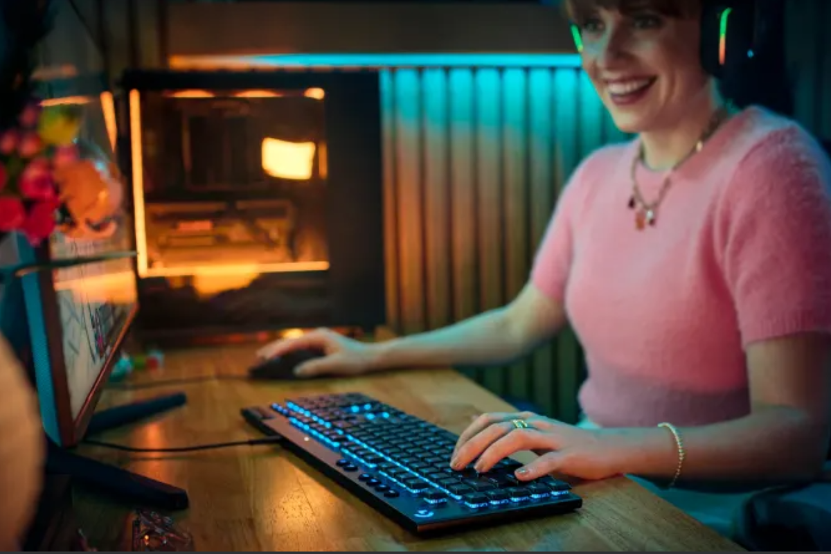 Logitech_G915_X_Low-Profile_Wired_Gaming_Keyboard