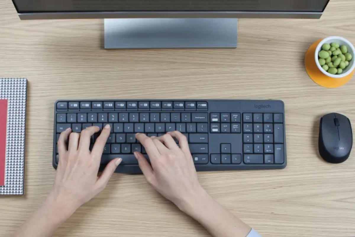 Logitech_MK235_Wireless_Keyboard_and_Mouse_Combo_-_Grey