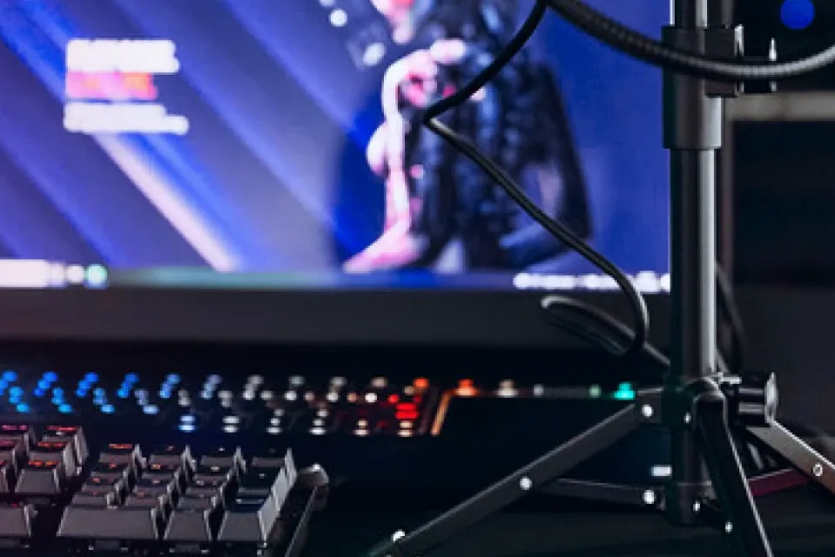 Lorgar_Voicer_721_USB_Condenser_Gaming_Microphone_with_Tripod_Stand_-_Black_2_