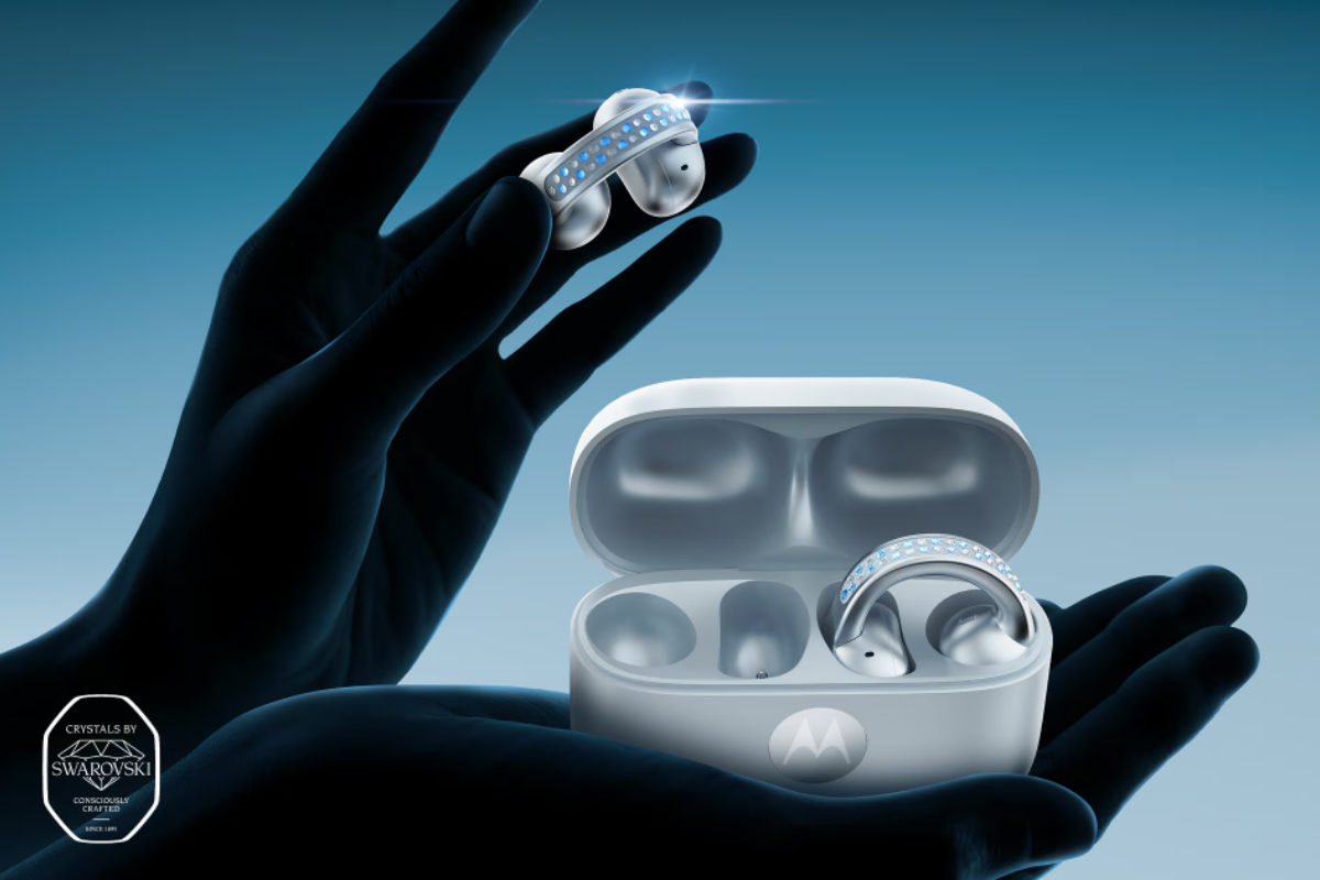 Motorola_Razr_60_256GB_-_Swarovski_Ice_Melt_3_