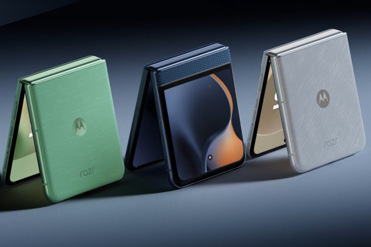 Motorola_Razr_60_Flip_256GB_-_Gibraltar_Sea_