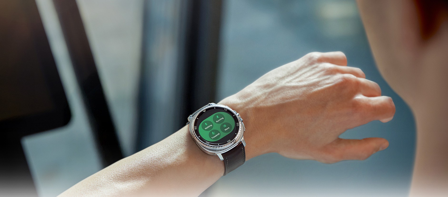 New_Samsung_galaxy_watch_8_classic_with_Running_Coach_sold_by_Technomobi