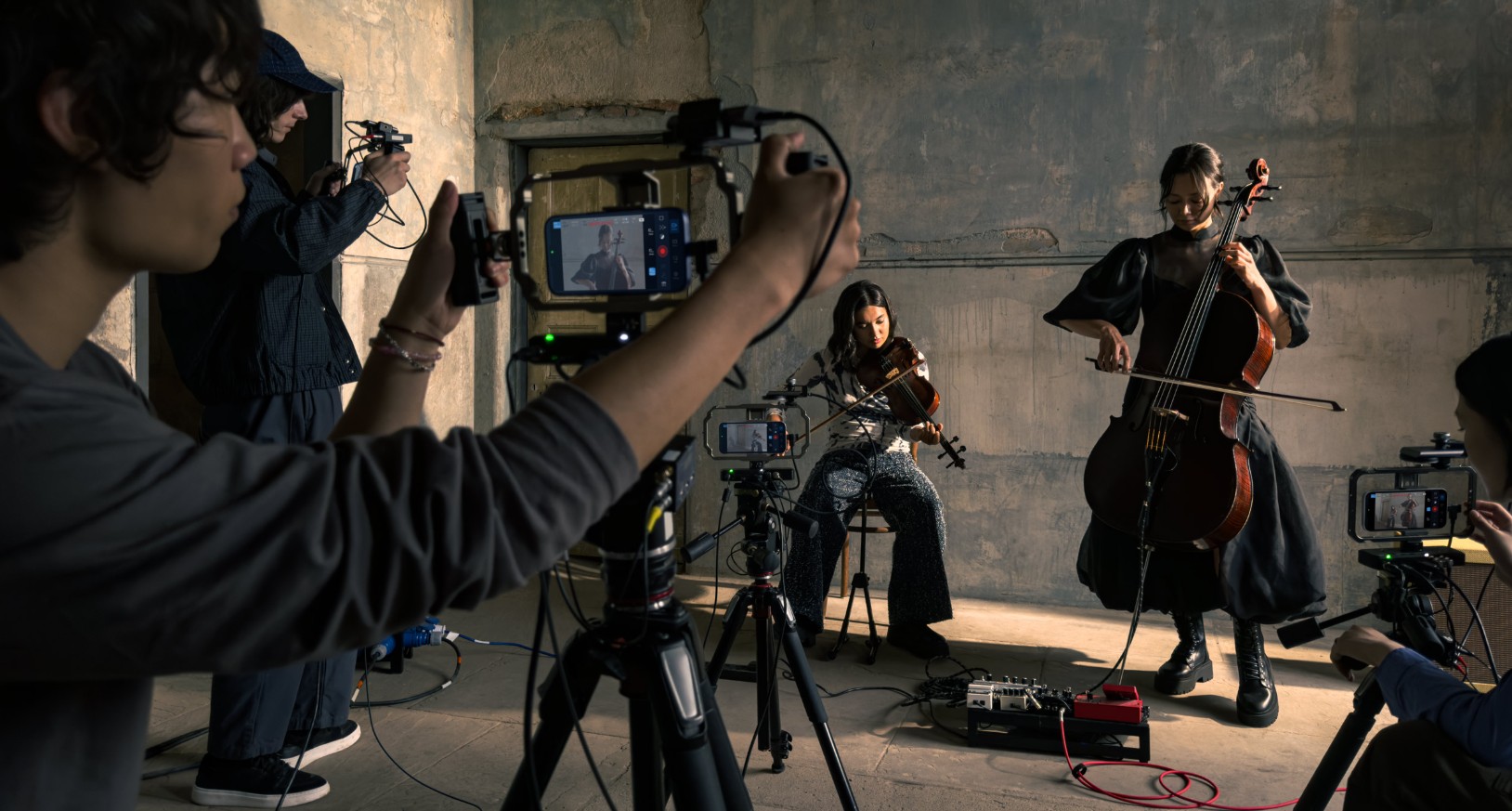 Shop_latest_Apple_iPhone_17_pro_and_iPhone_17_pro_max_with_Pro_video_ProRes_RAW_from_Technomobi