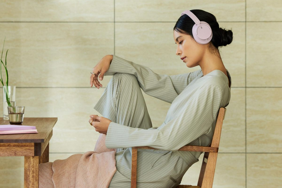Sony_WH-CH720_Wireless_Noise_Cancelling_Over-Ear_Headphones_-_Pink_2_