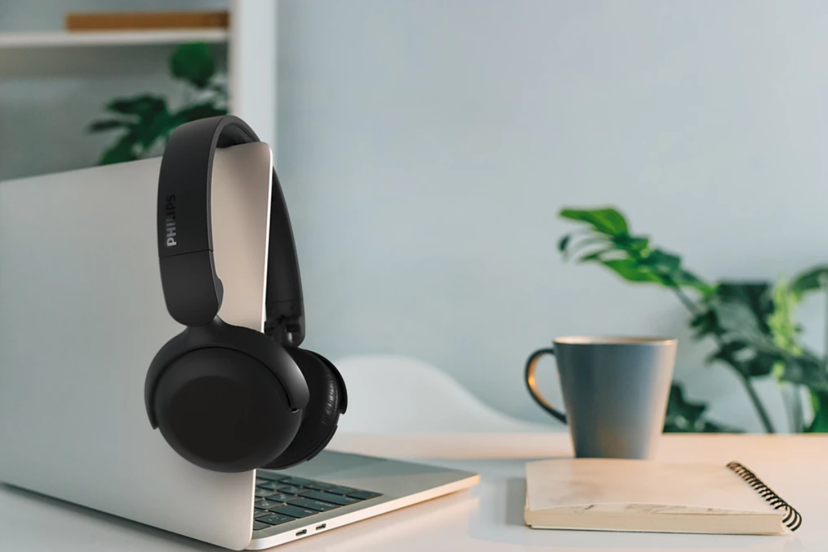 _Philips_TAH2209_Bluetooth_On_Ear_Headphone_with_Mic_-_White_1_